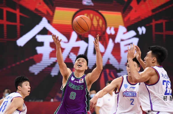 中国篮协最新比赛热血激战，群雄逐鹿，谁领风骚？