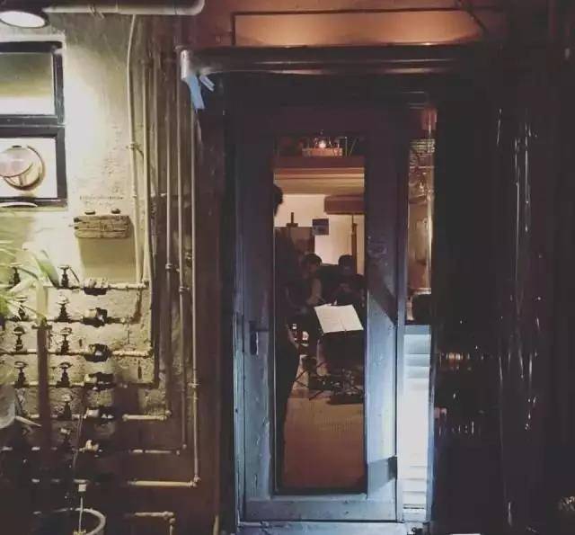 巷弄深处的神秘小店探秘之旅，最新手机QQ版本体验报告